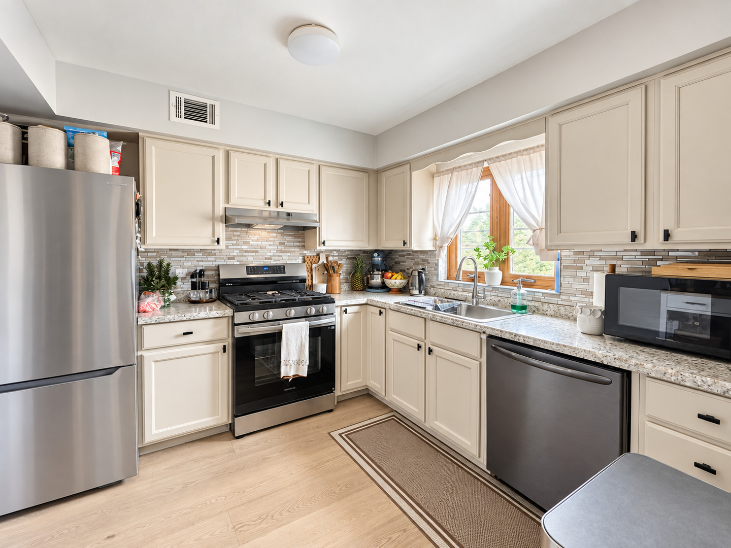 6743 W Irving Park Road 202 Property Photo 10