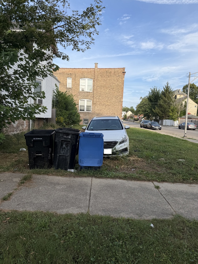 7159 S Carpenter Street Property Photo 1