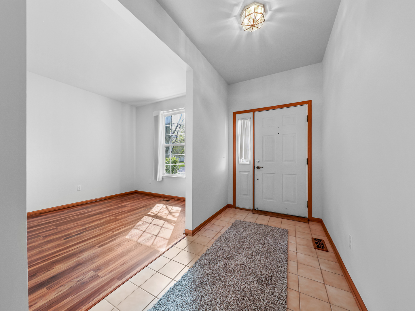 1566 Benzie Circle Property Photo 3