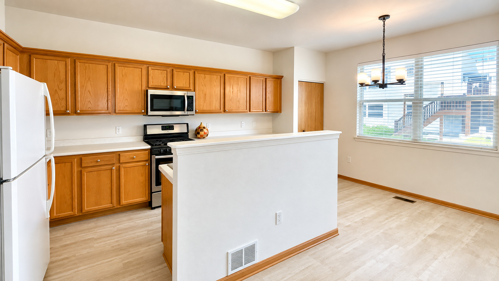 1566 Benzie Circle Property Photo 10