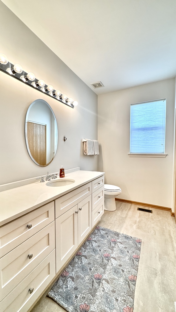 1566 Benzie Circle Property Photo 24