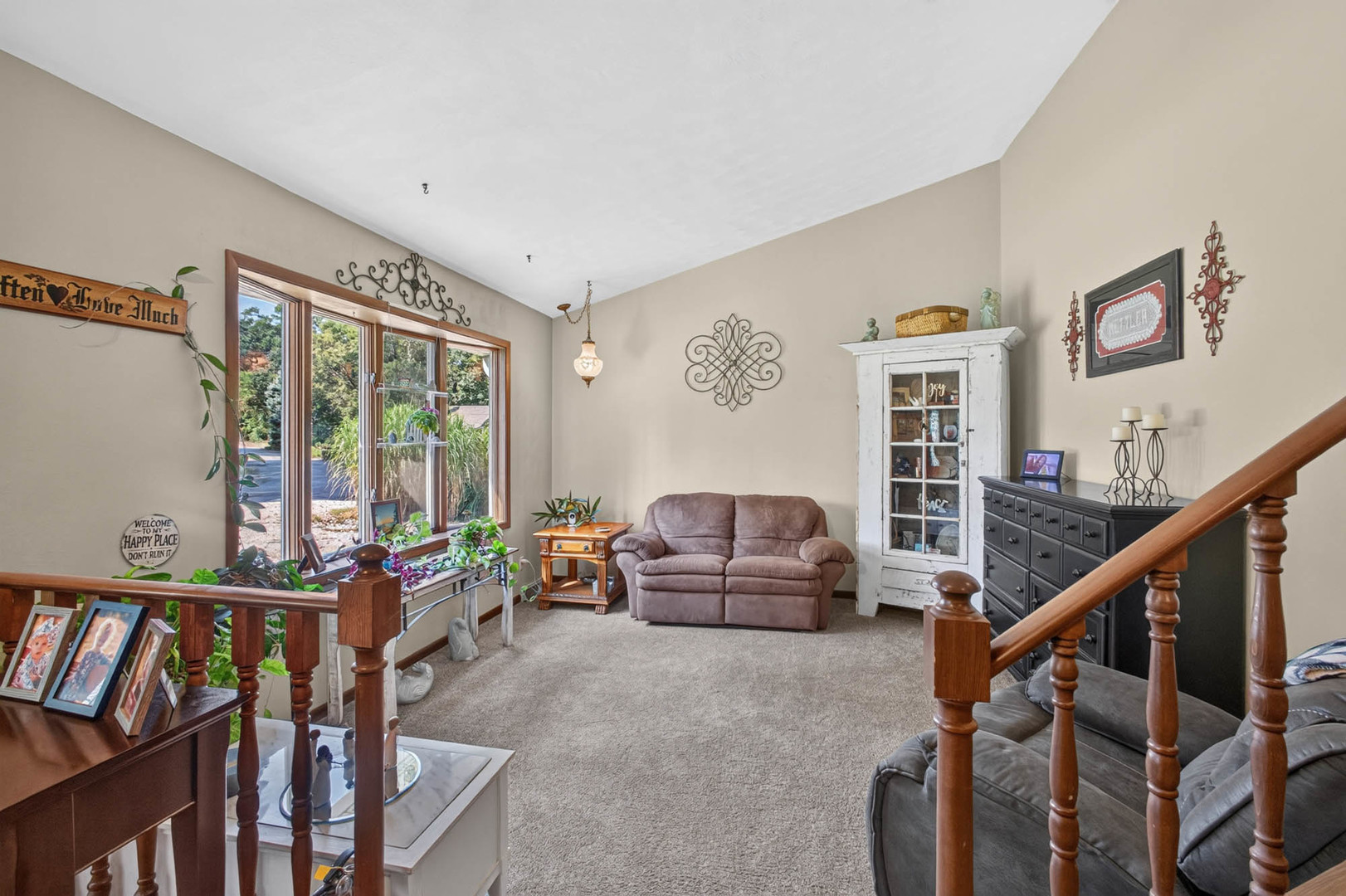 3818 Hobson Avenue Property Photo 3