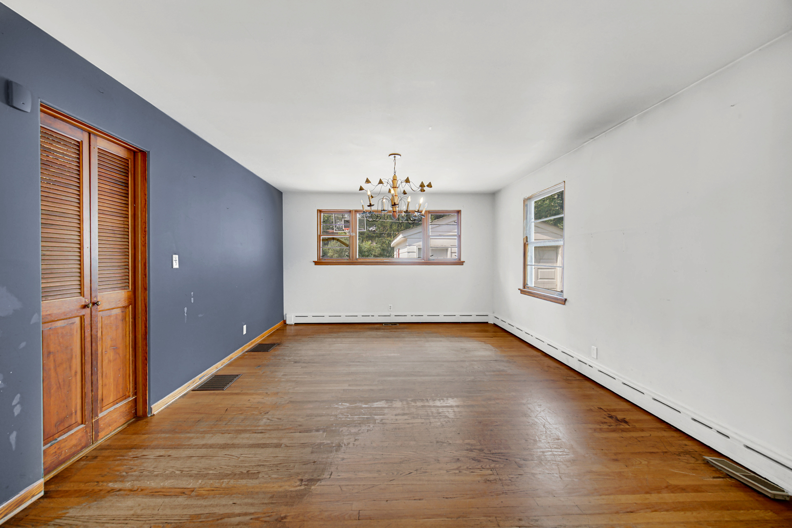 223 S Randall Road Property Photo 6