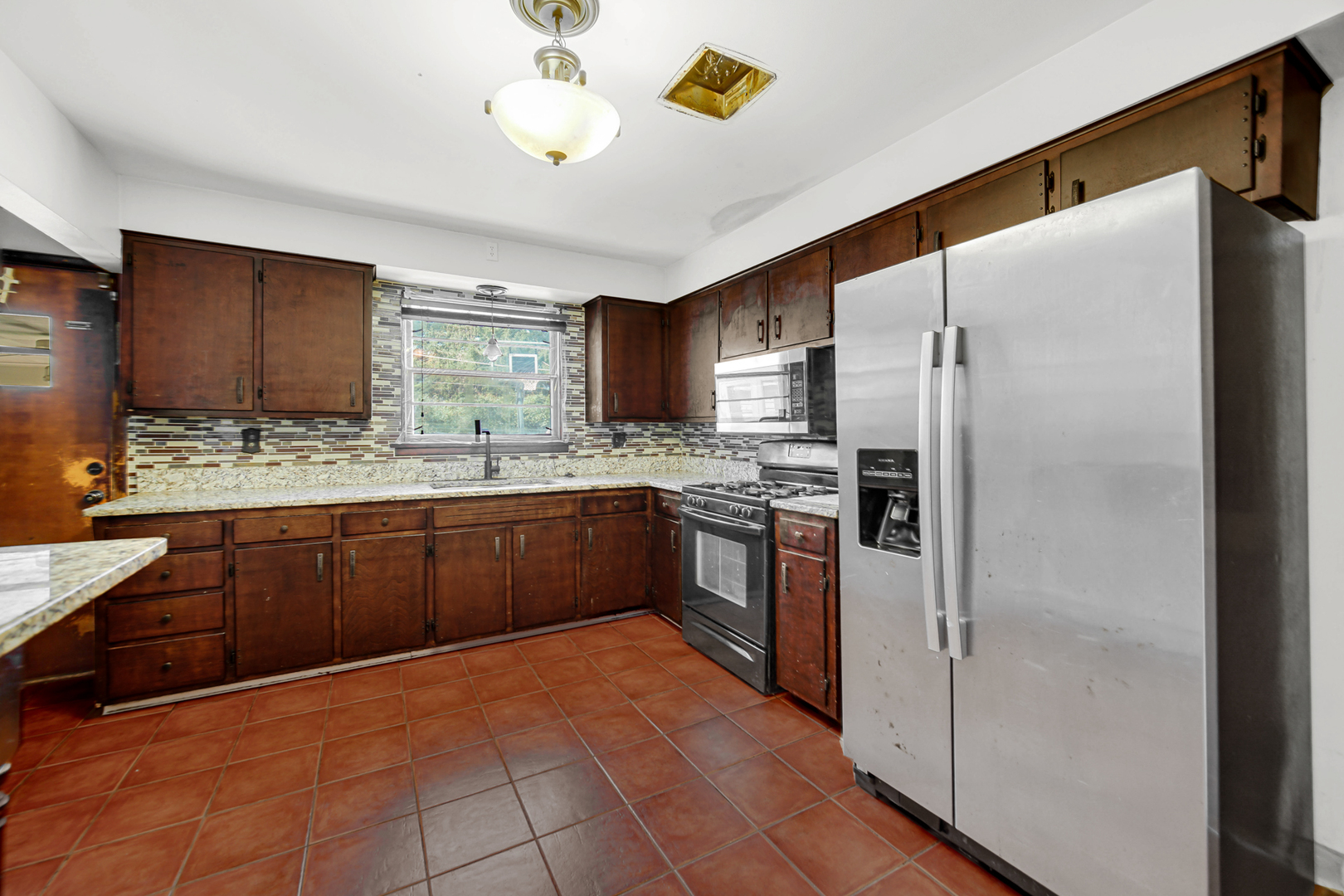 223 S Randall Road Property Photo 7