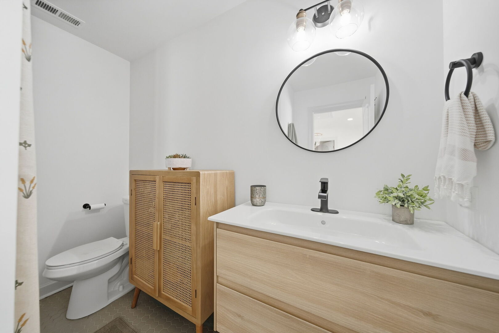 2240 N Karlov Avenue Property Photo 30