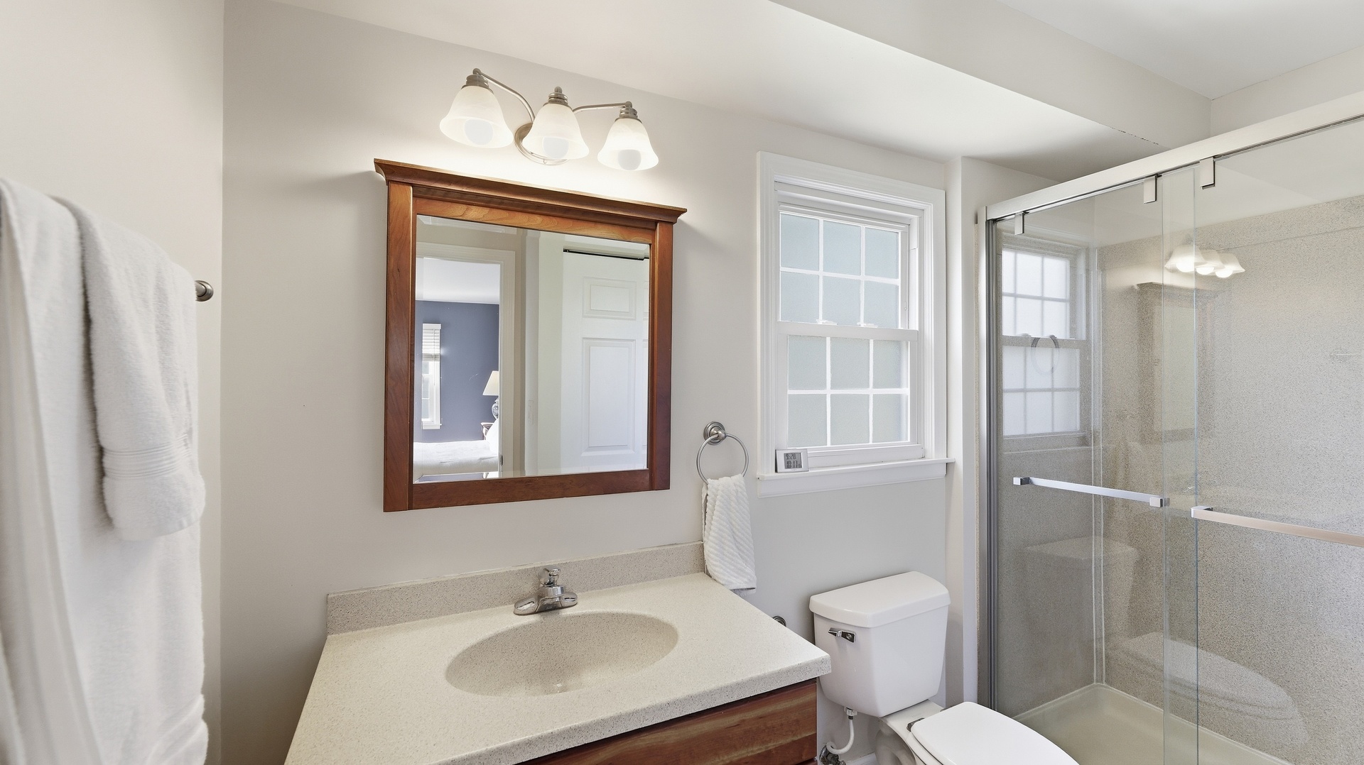 1033 N Brainard Street Property Photo 22