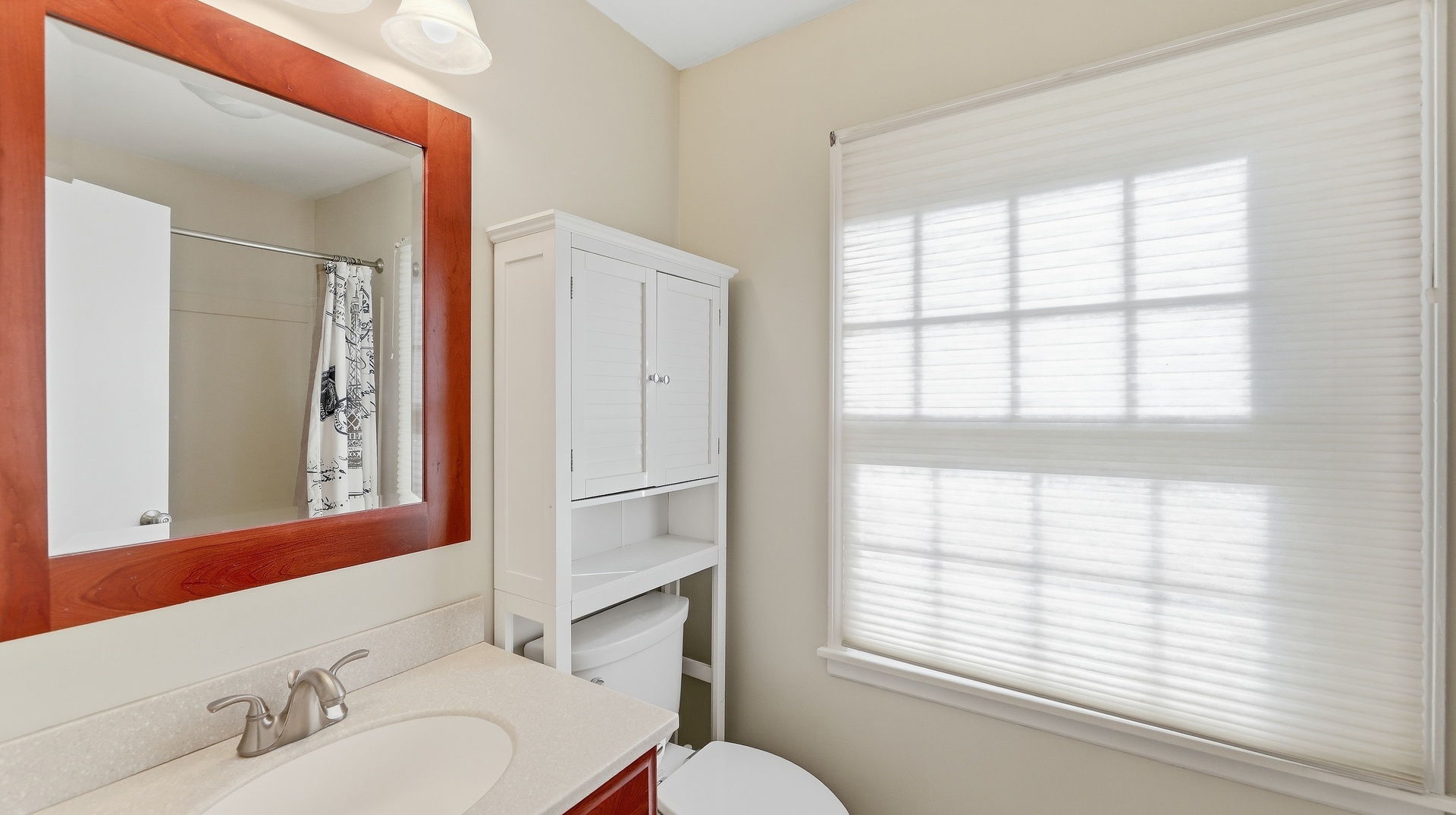 1033 N Brainard Street Property Photo 23