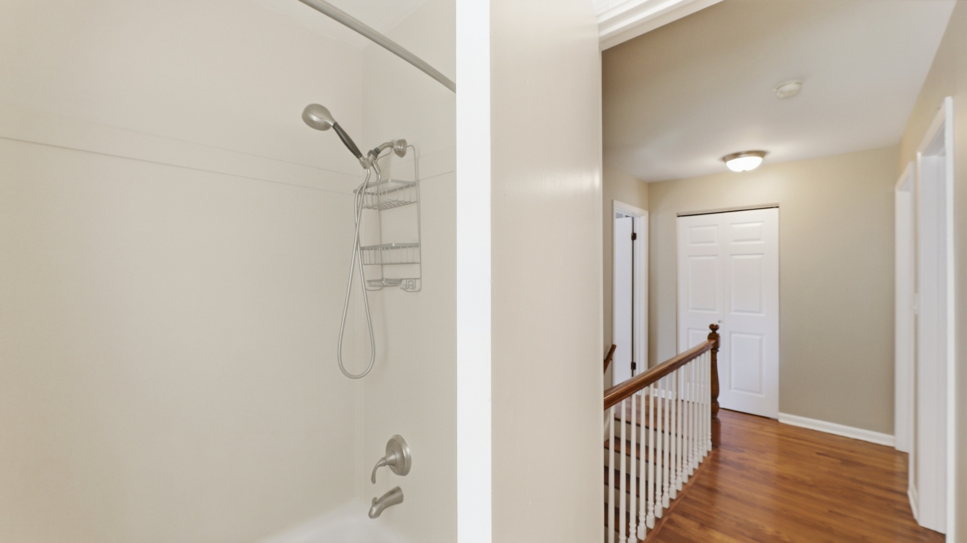 1033 N Brainard Street Property Photo 24