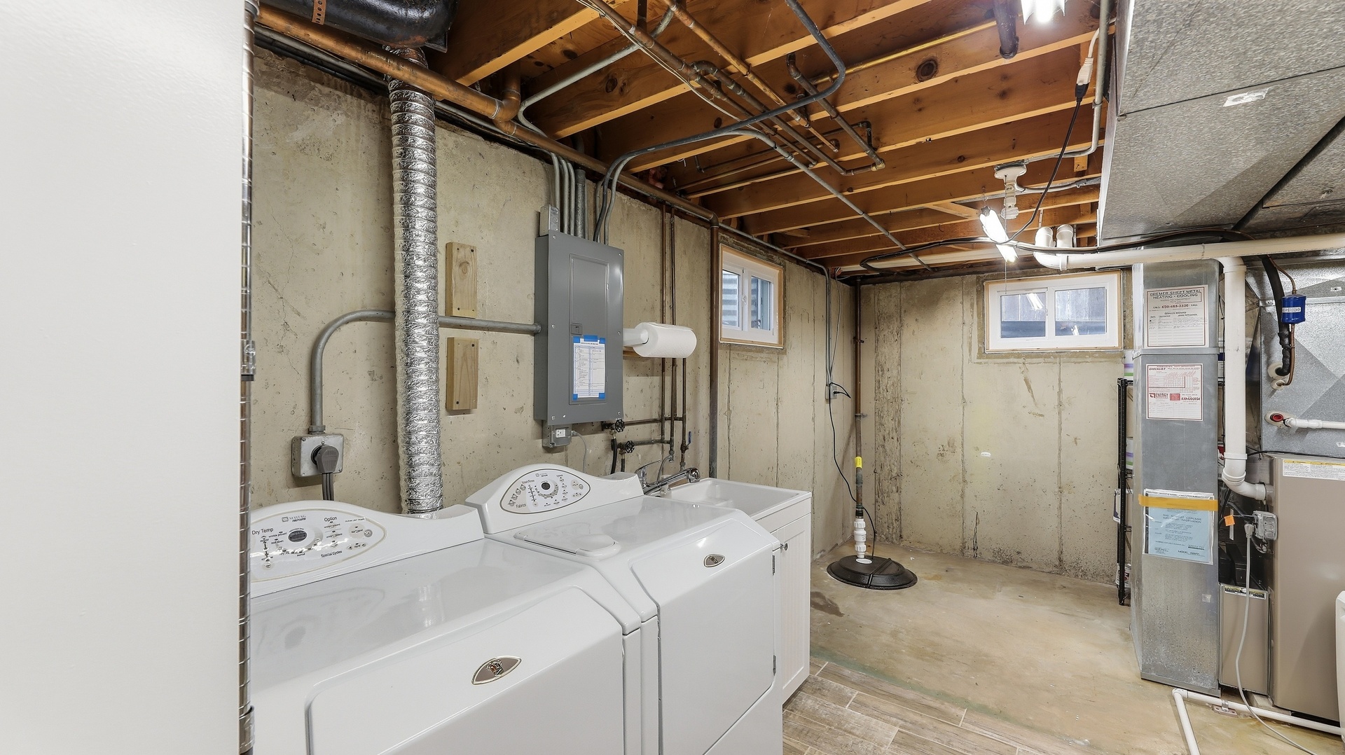 1033 N Brainard Street Property Photo 28