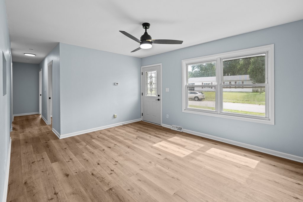 947 36th Avenue Property Photo 3