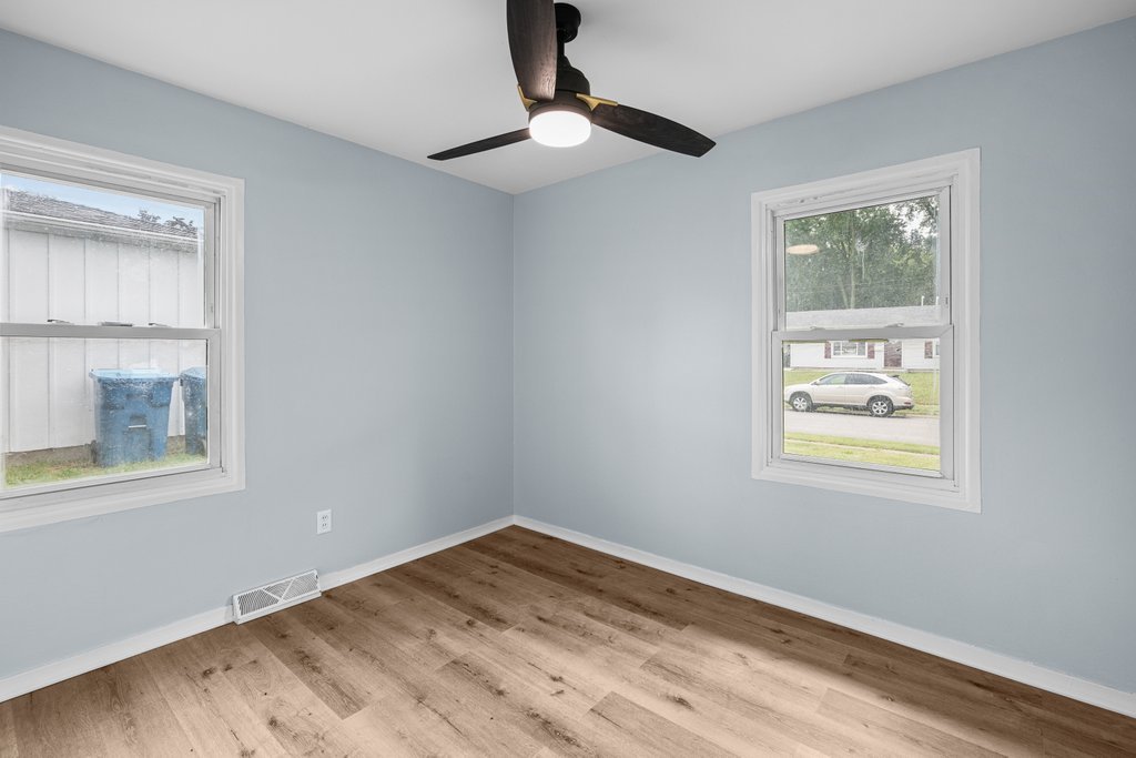947 36th Avenue Property Photo 16