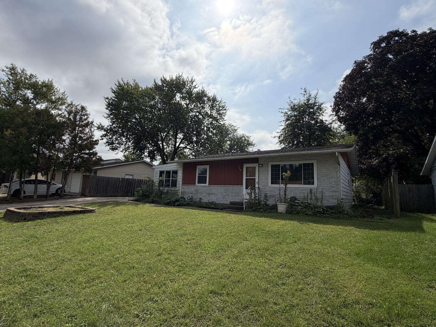 908 37th Avenue Property Photo 1