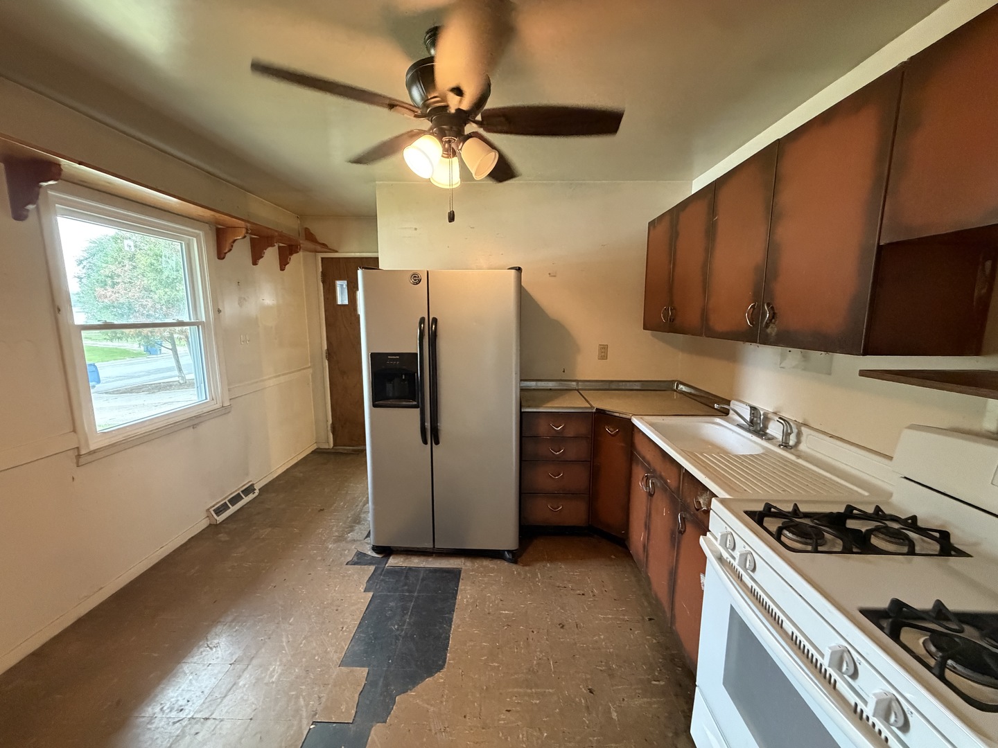 908 37th Avenue Property Photo 12