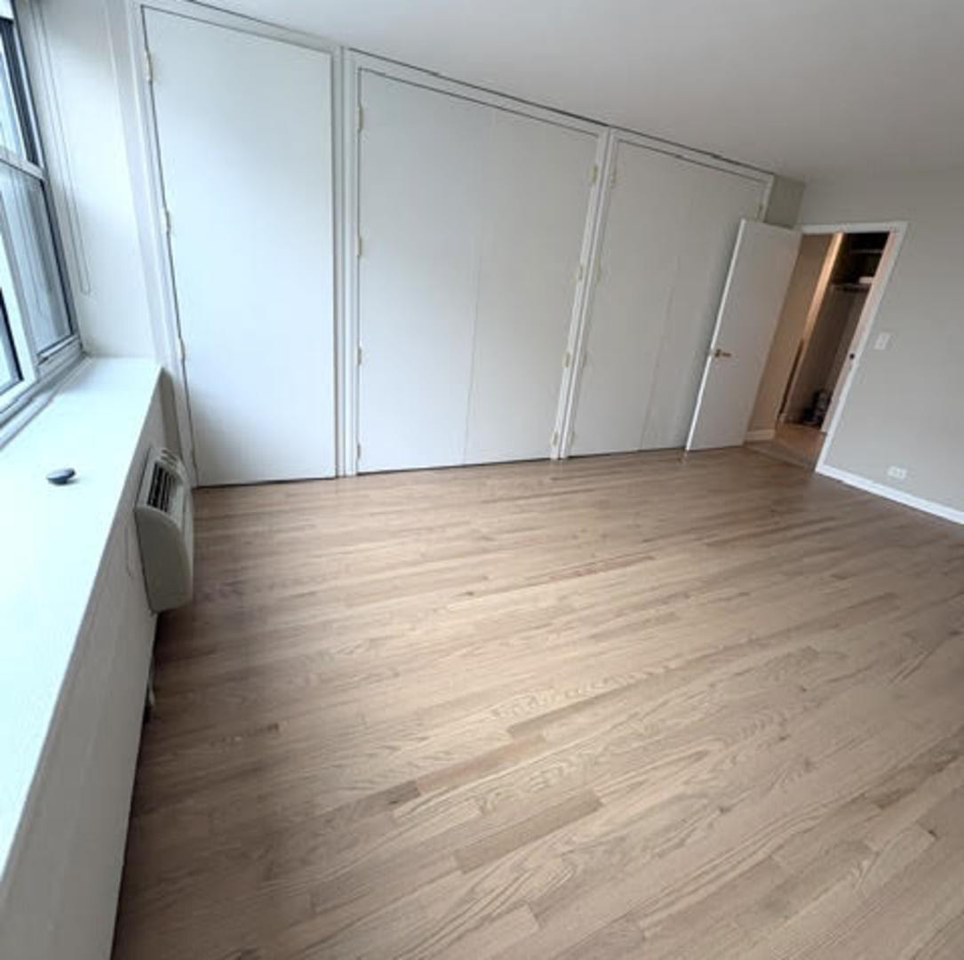 4250 N Marine Drive 1226 Property Photo 16