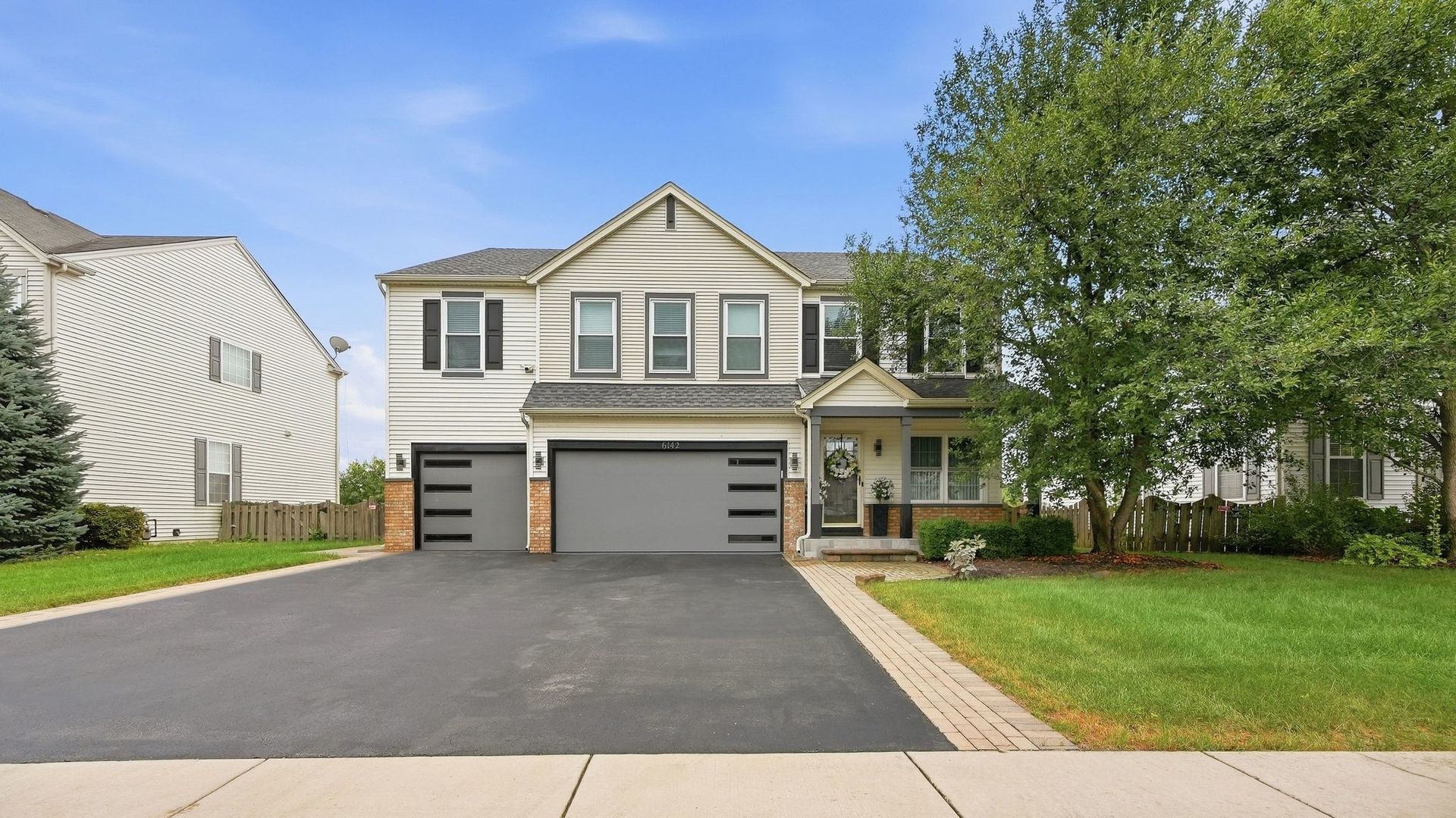 6142 Autumn Ridge Drive Property Photo 2