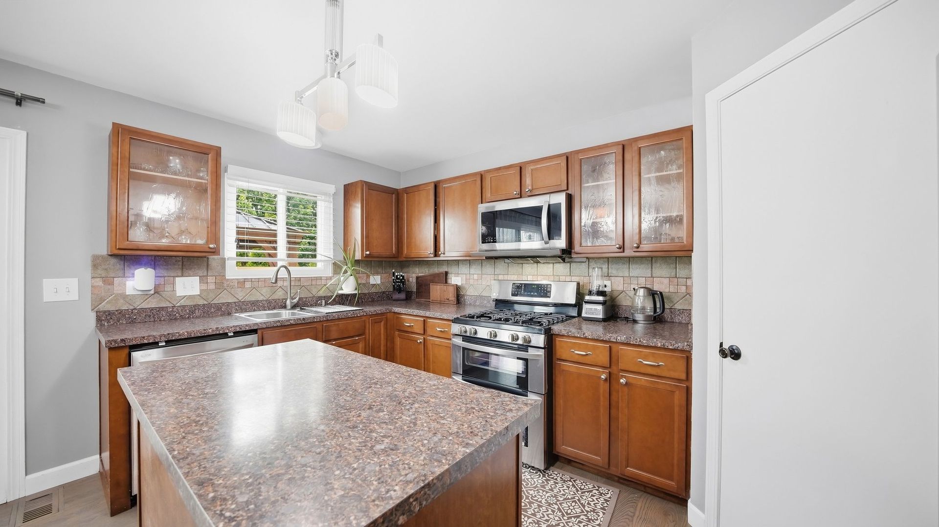 6142 Autumn Ridge Drive Property Photo 10