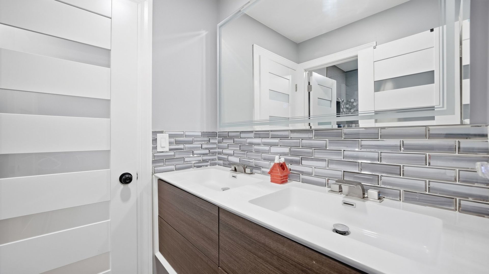 6142 Autumn Ridge Drive Property Photo 17