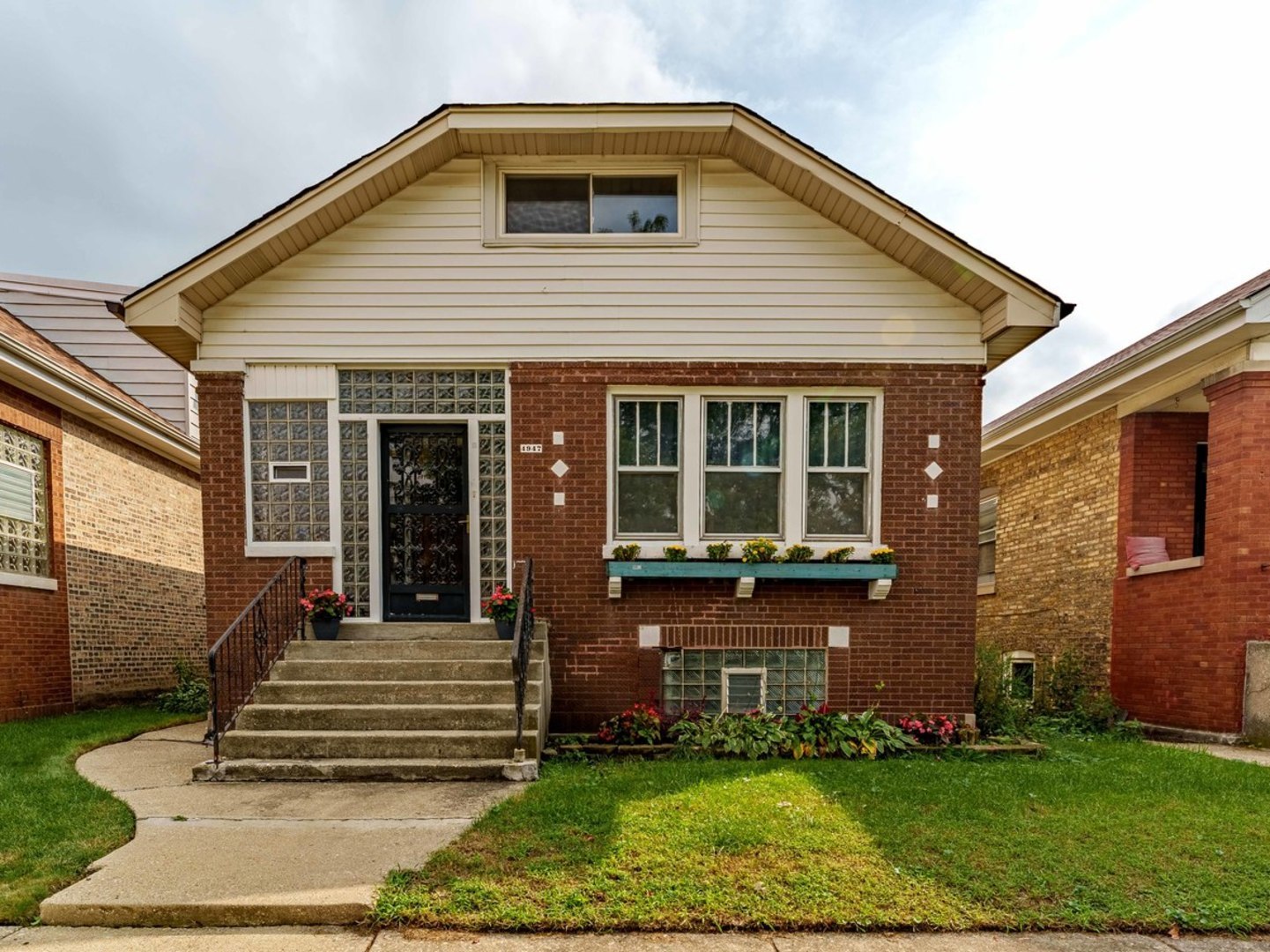 4947 W Deming Place Property Photo 1