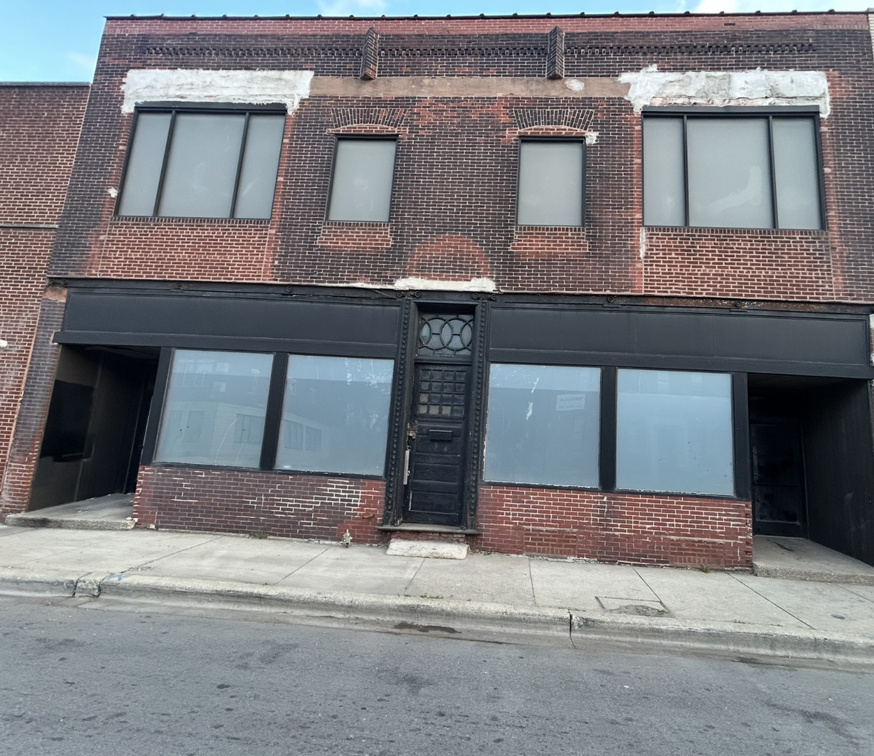 731 W 47th Street Property Photo 1