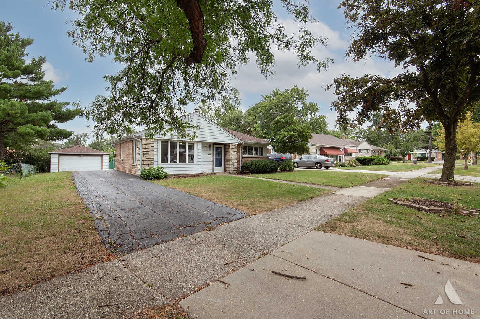 17633 Hillside Avenue Property Photo 1
