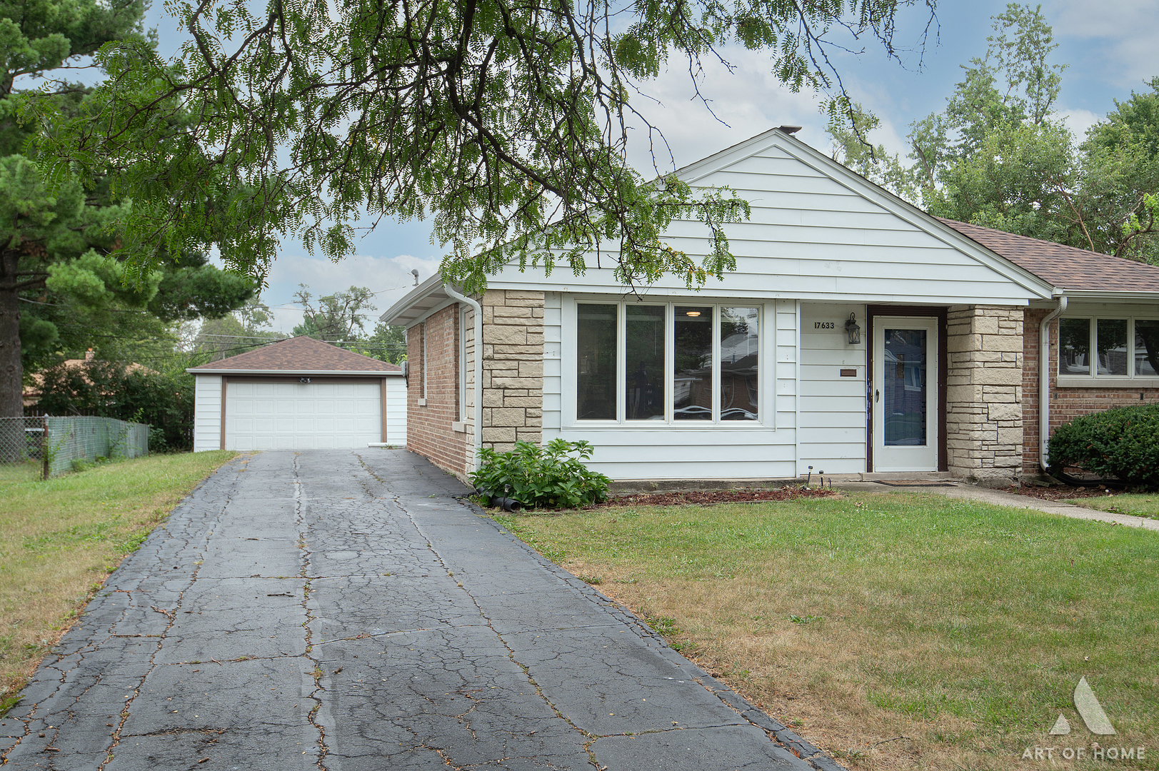 17633 Hillside Avenue Property Photo 2
