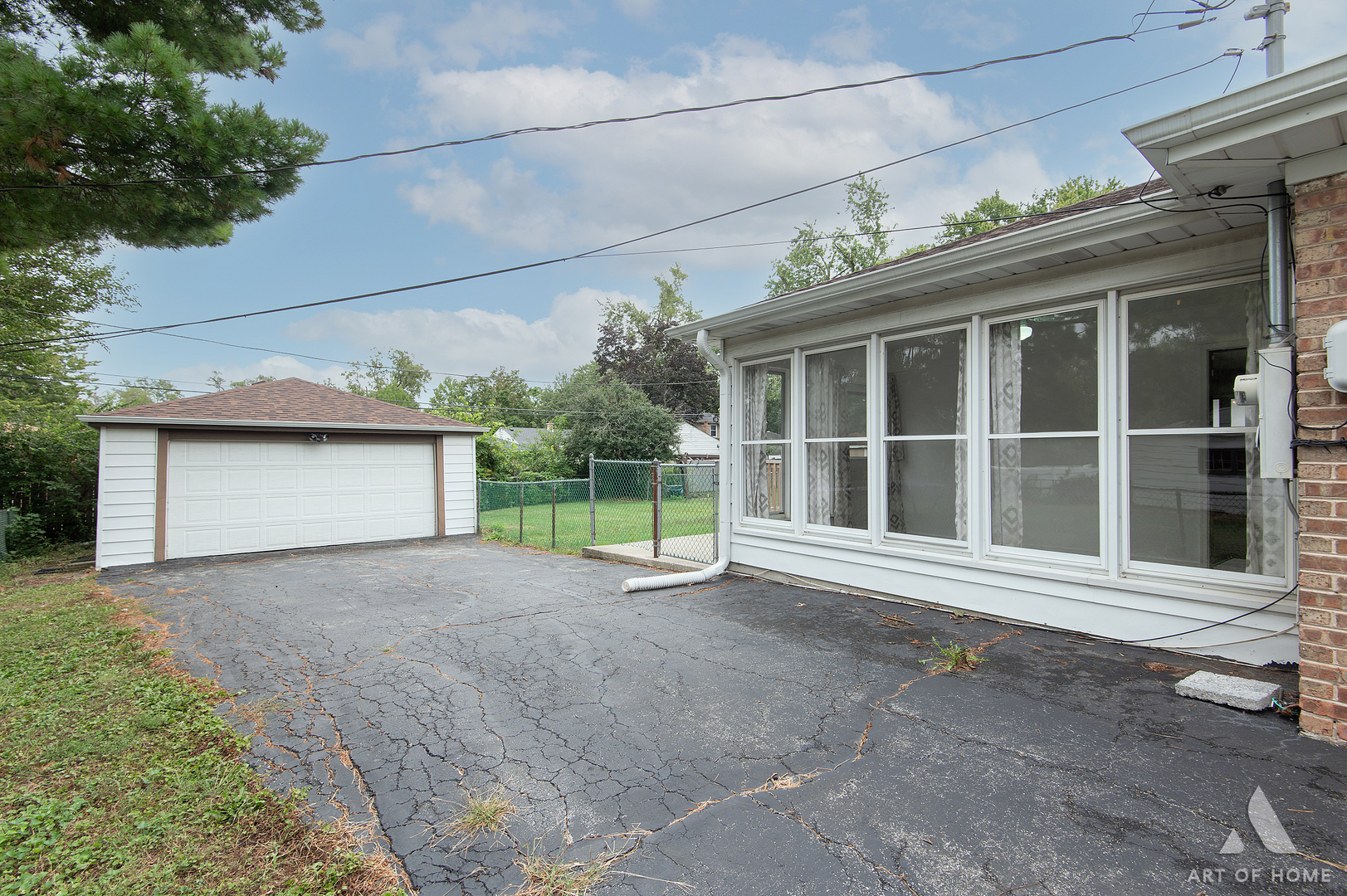 17633 Hillside Avenue Property Photo 3