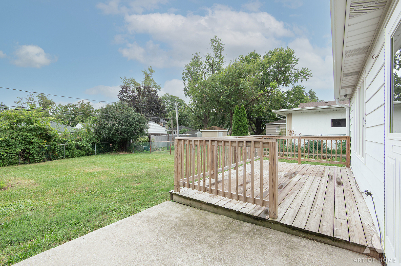 17633 Hillside Avenue Property Photo 4