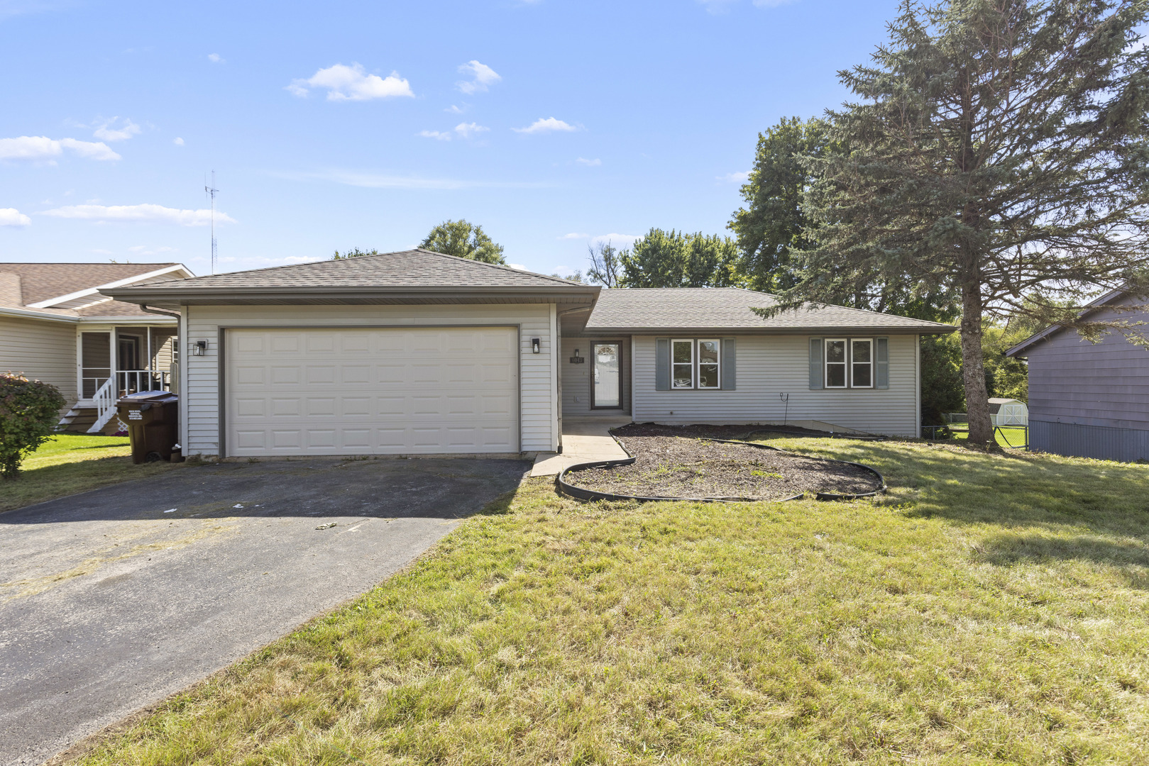 6043 Windsor Road Property Photo 1