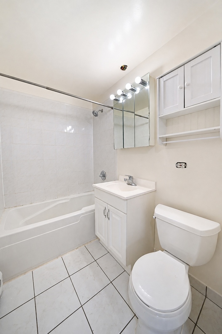 4306 N Keystone Avenue 303 Property Photo 22