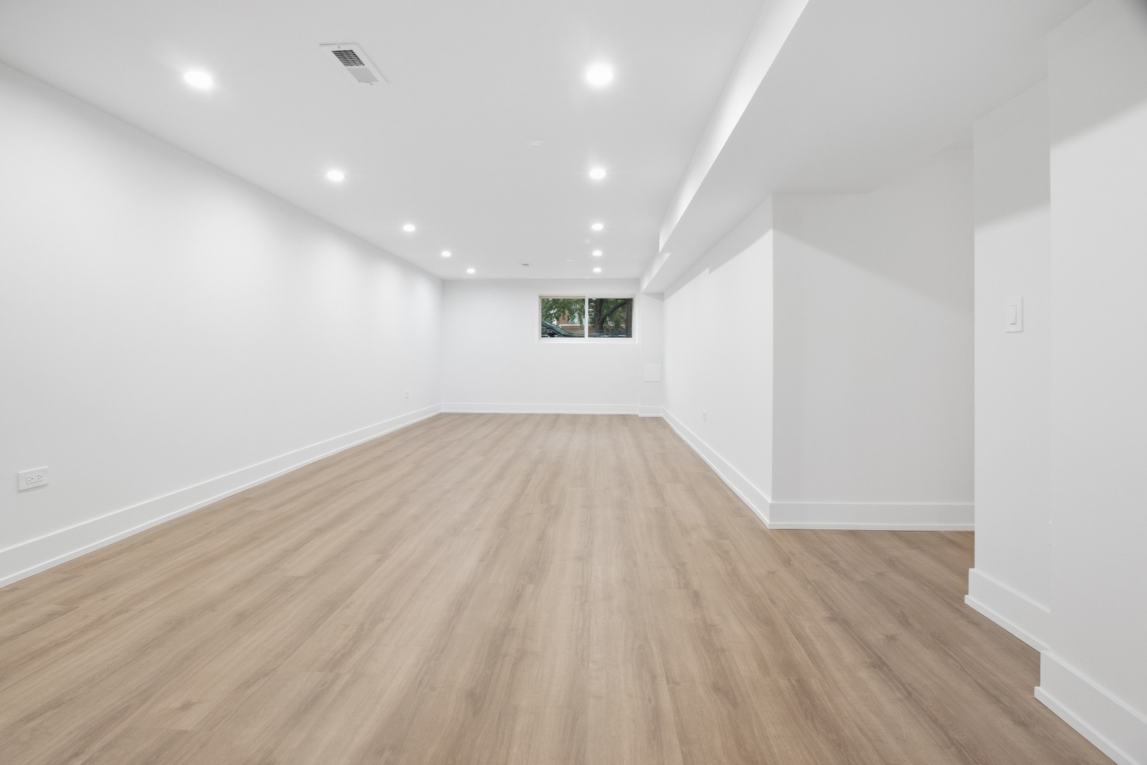 4437 N Marmora Avenue Property Photo 26
