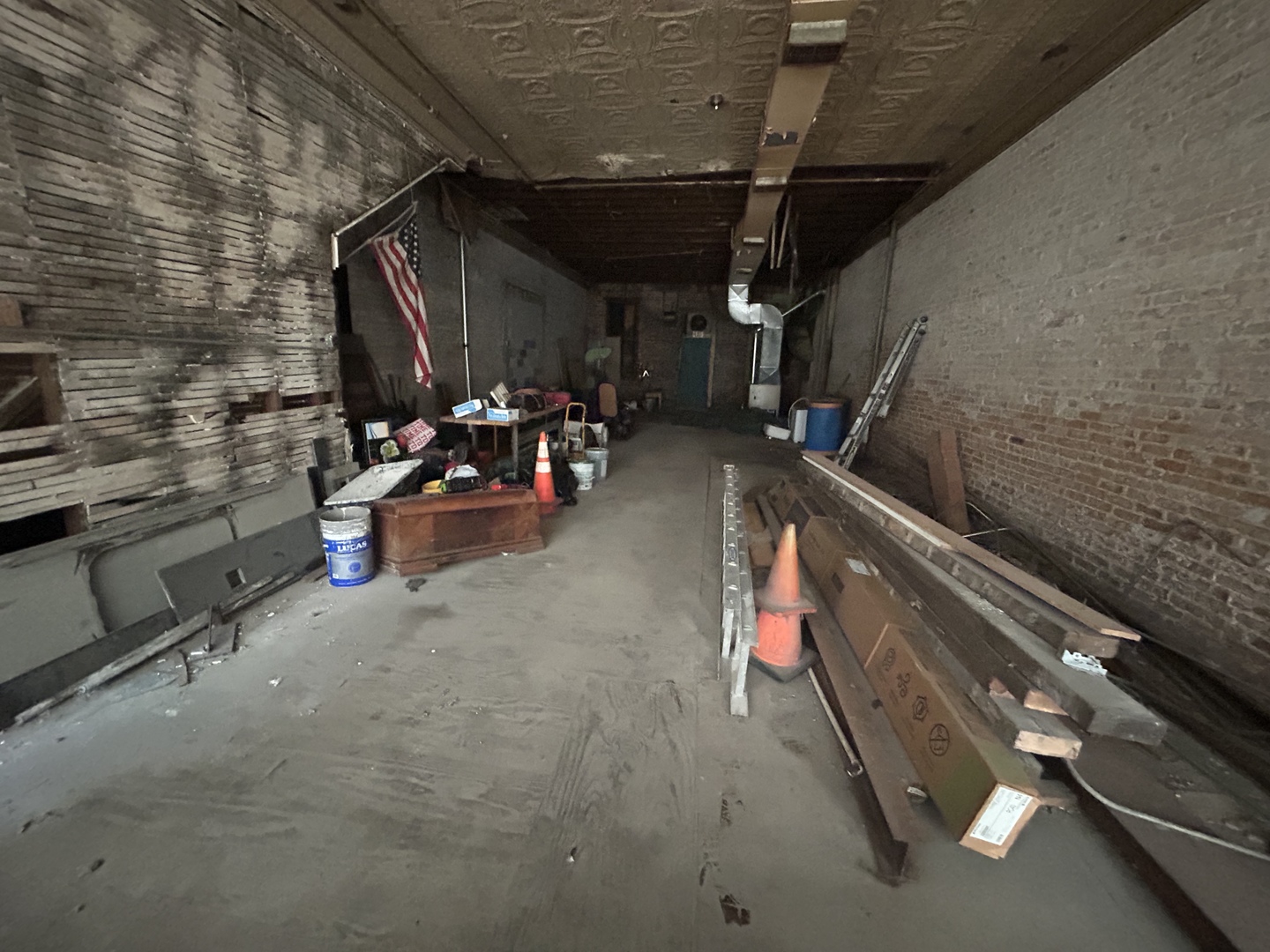 735 W 47th Street Property Photo 2