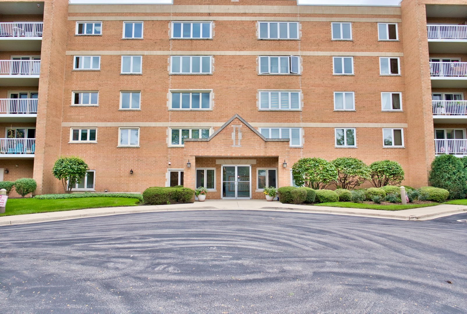 7450 N Waukegan Road 404 Property Photo 1