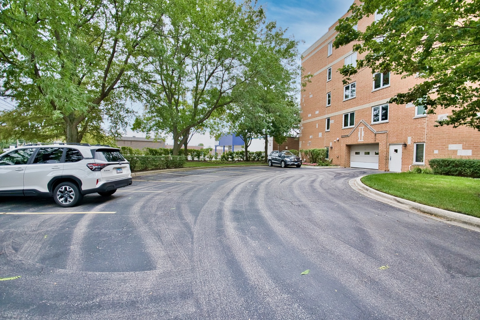 7450 N Waukegan Road 404 Property Photo 4