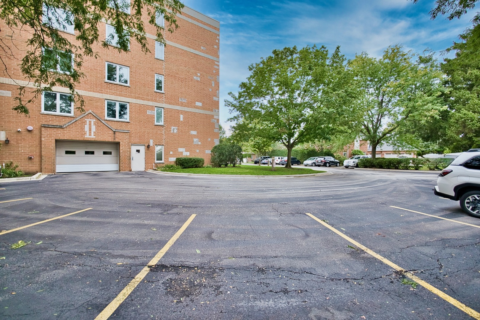 7450 N Waukegan Road 404 Property Photo 5