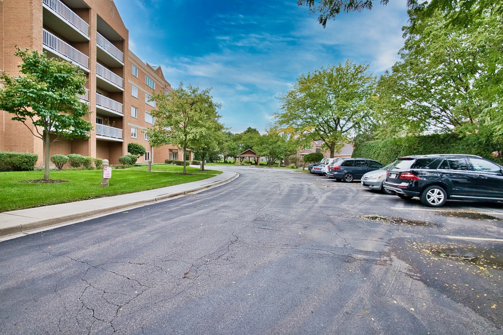 7450 N Waukegan Road 404 Property Photo 6