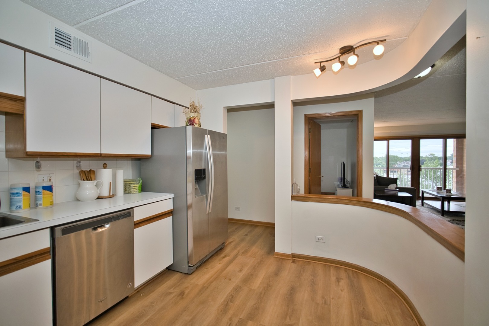 7450 N Waukegan Road 404 Property Photo 14