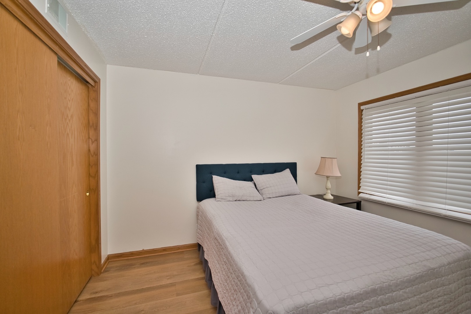 7450 N Waukegan Road 404 Property Photo 32