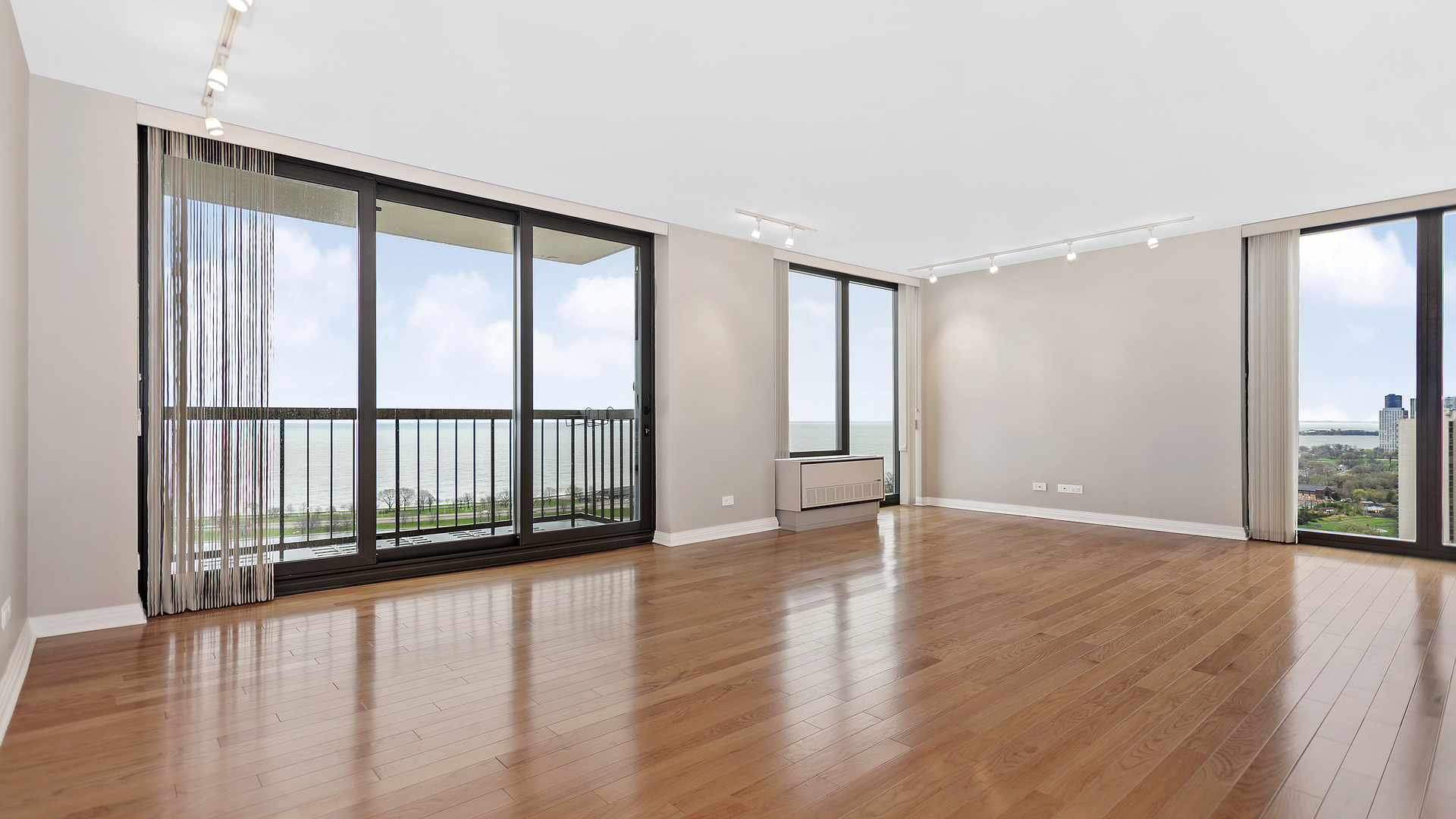 2500 N Lakeview Avenue 3002 Property Photo 4