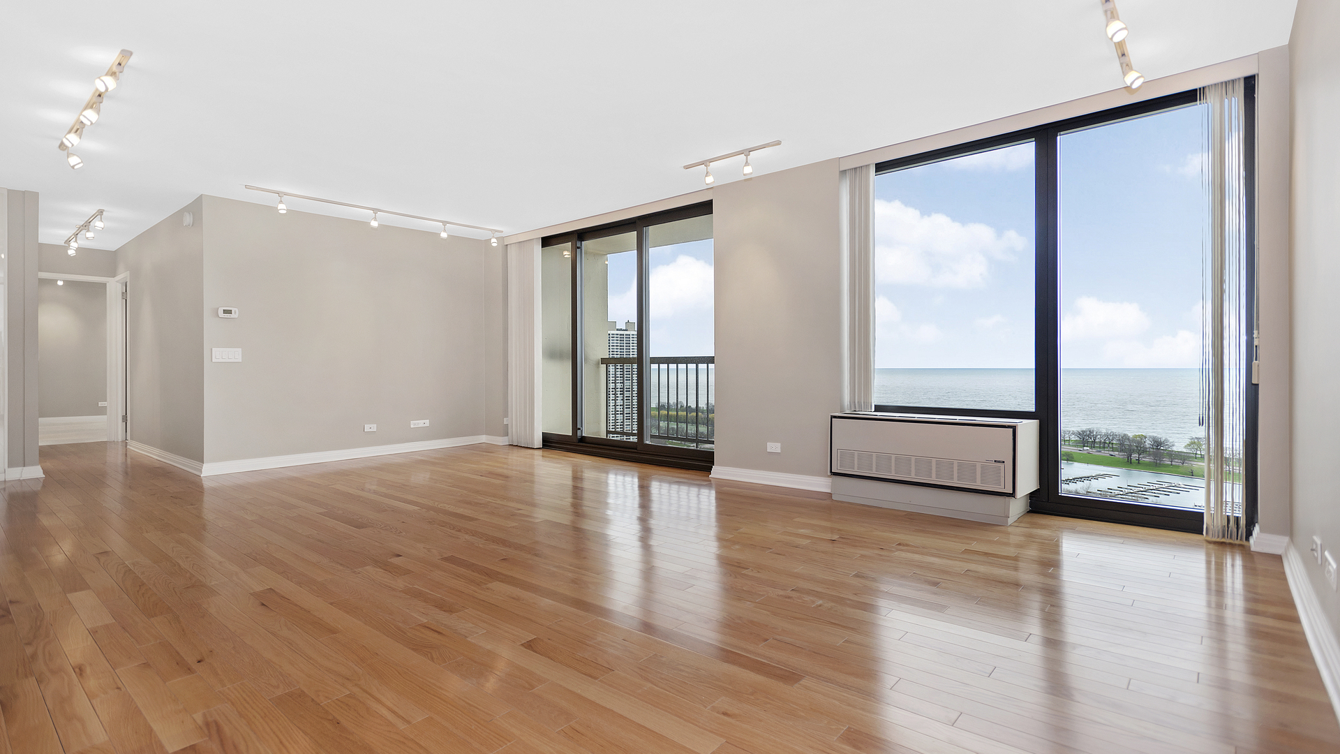 2500 N Lakeview Avenue 3002 Property Photo 5