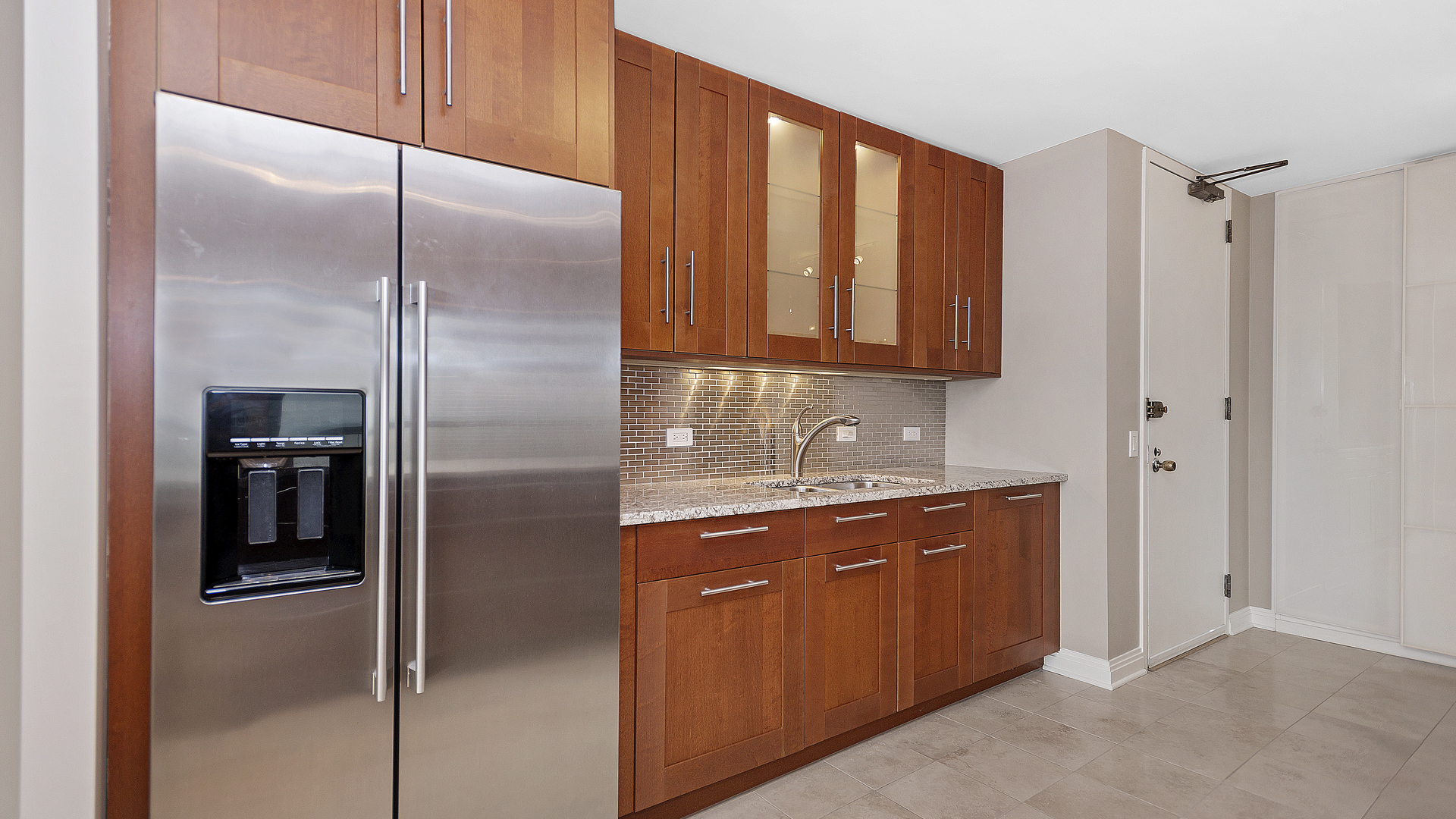 2500 N Lakeview Avenue 3002 Property Photo 12