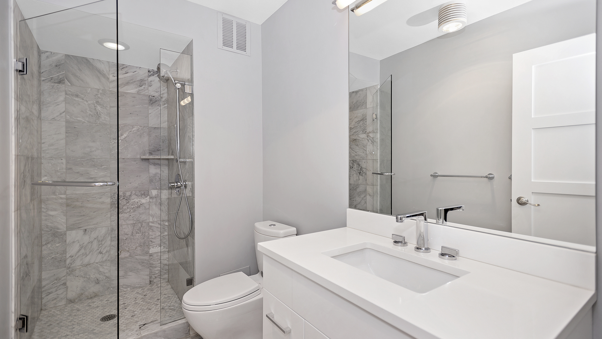 2500 N Lakeview Avenue 3002 Property Photo 18