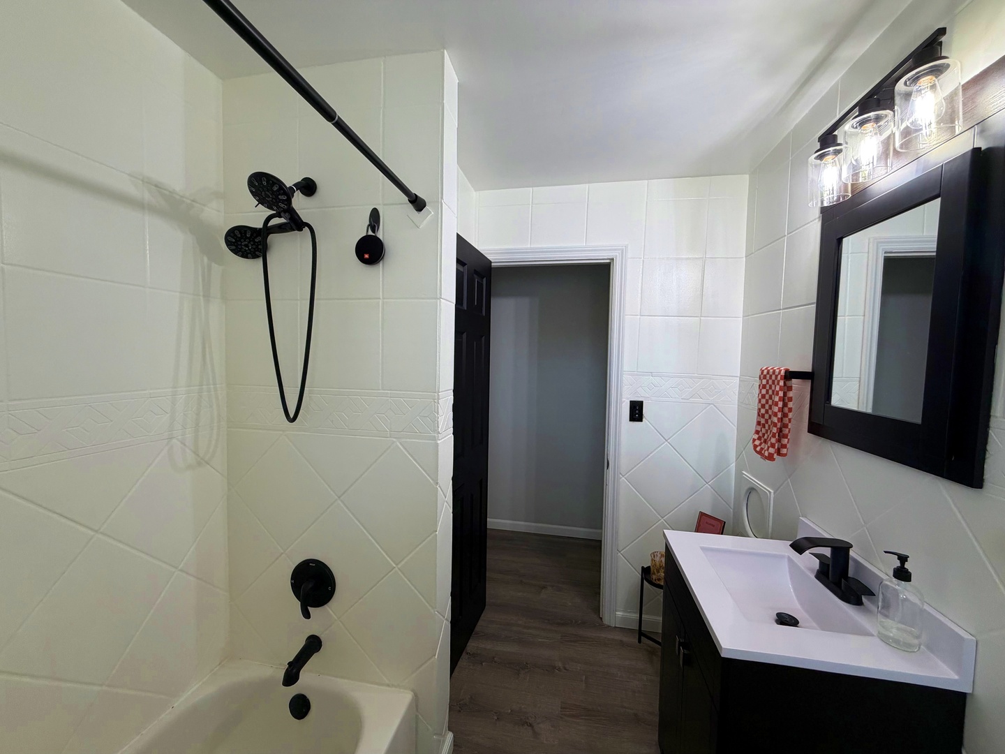 4007 Tonawanda Avenue Property Photo 12