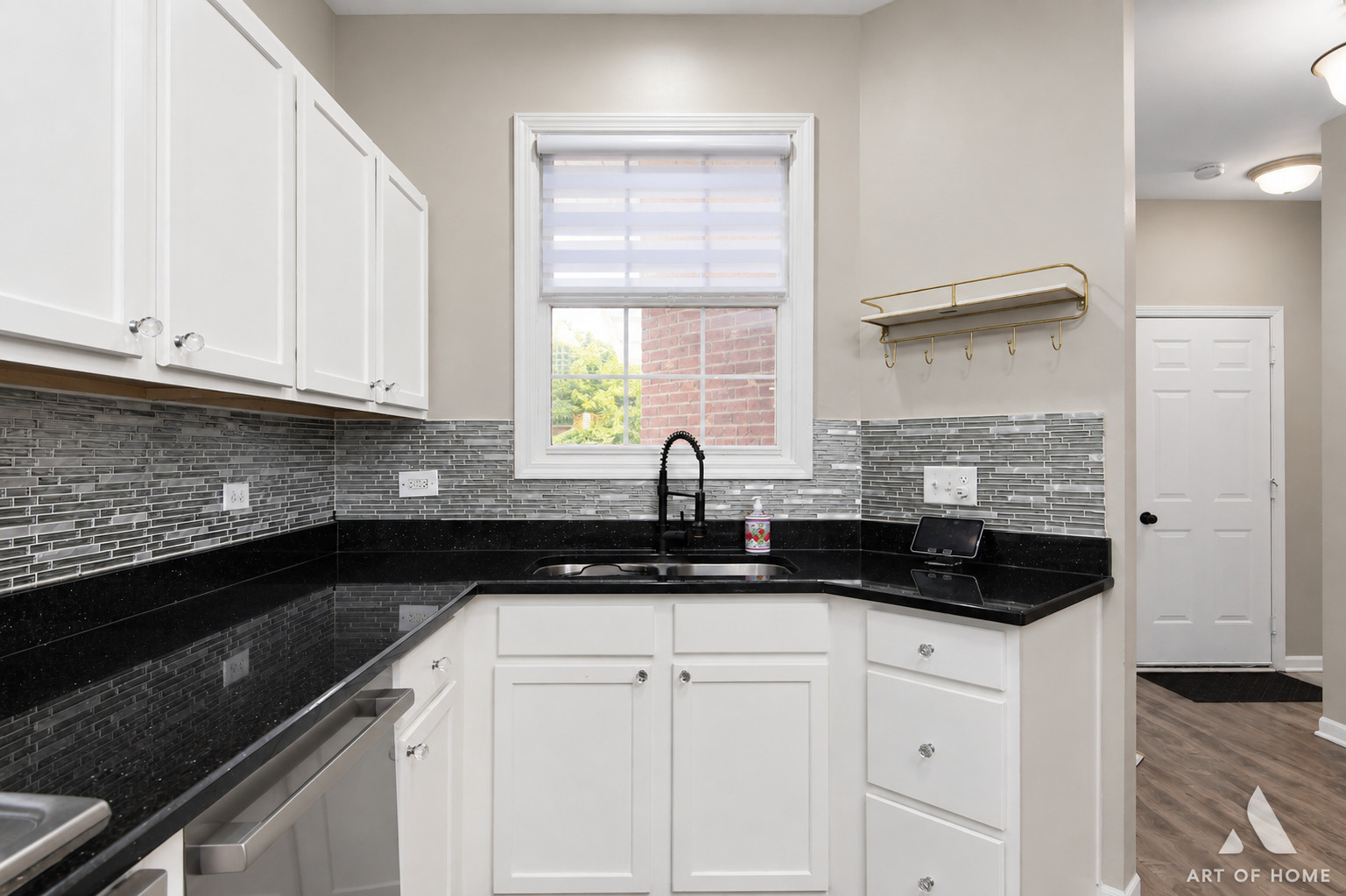 13296 Greenleaf Court Property Photo 6