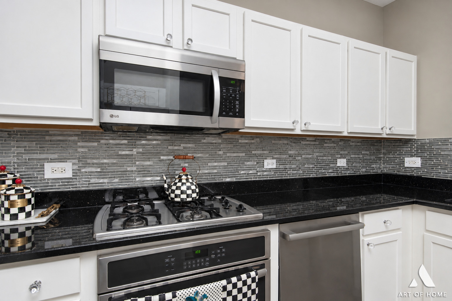 13296 Greenleaf Court Property Photo 7