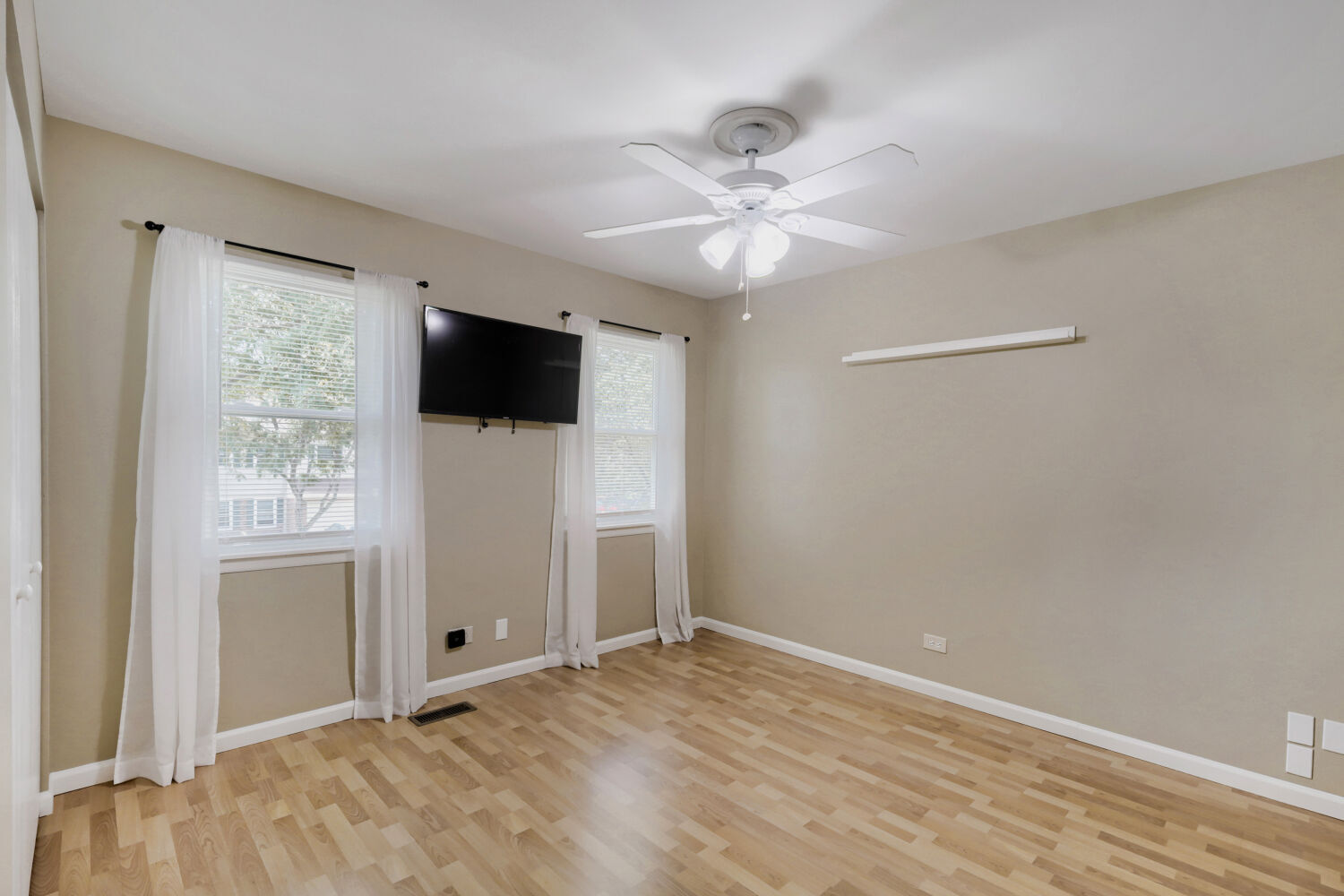921 Perry Drive Property Photo 18