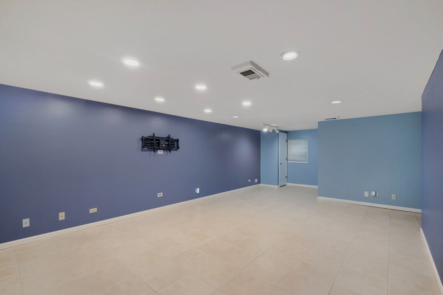 921 Perry Drive Property Photo 22