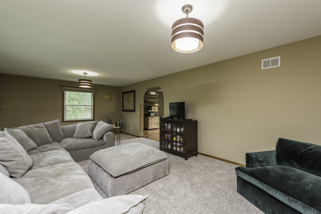 542 Meadow Court Property Photo 6