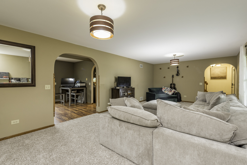542 Meadow Court Property Photo 7