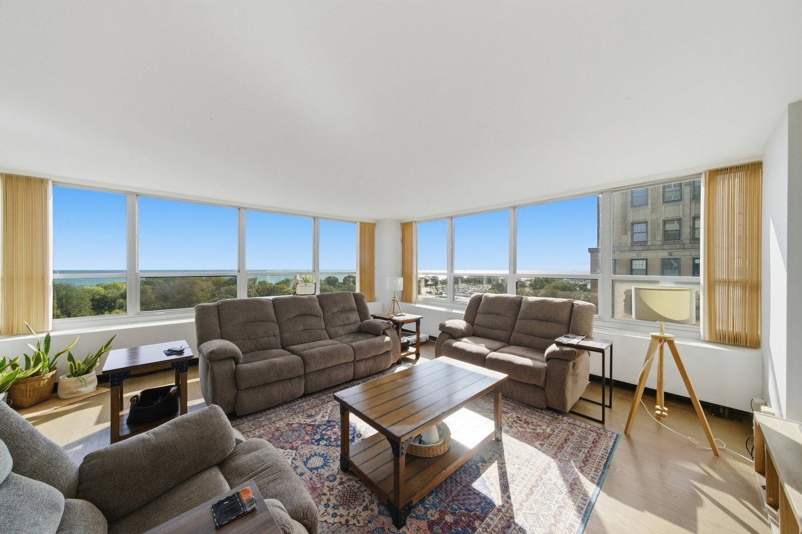 3550 N Lake Shore Drive 1202 Property Photo 6