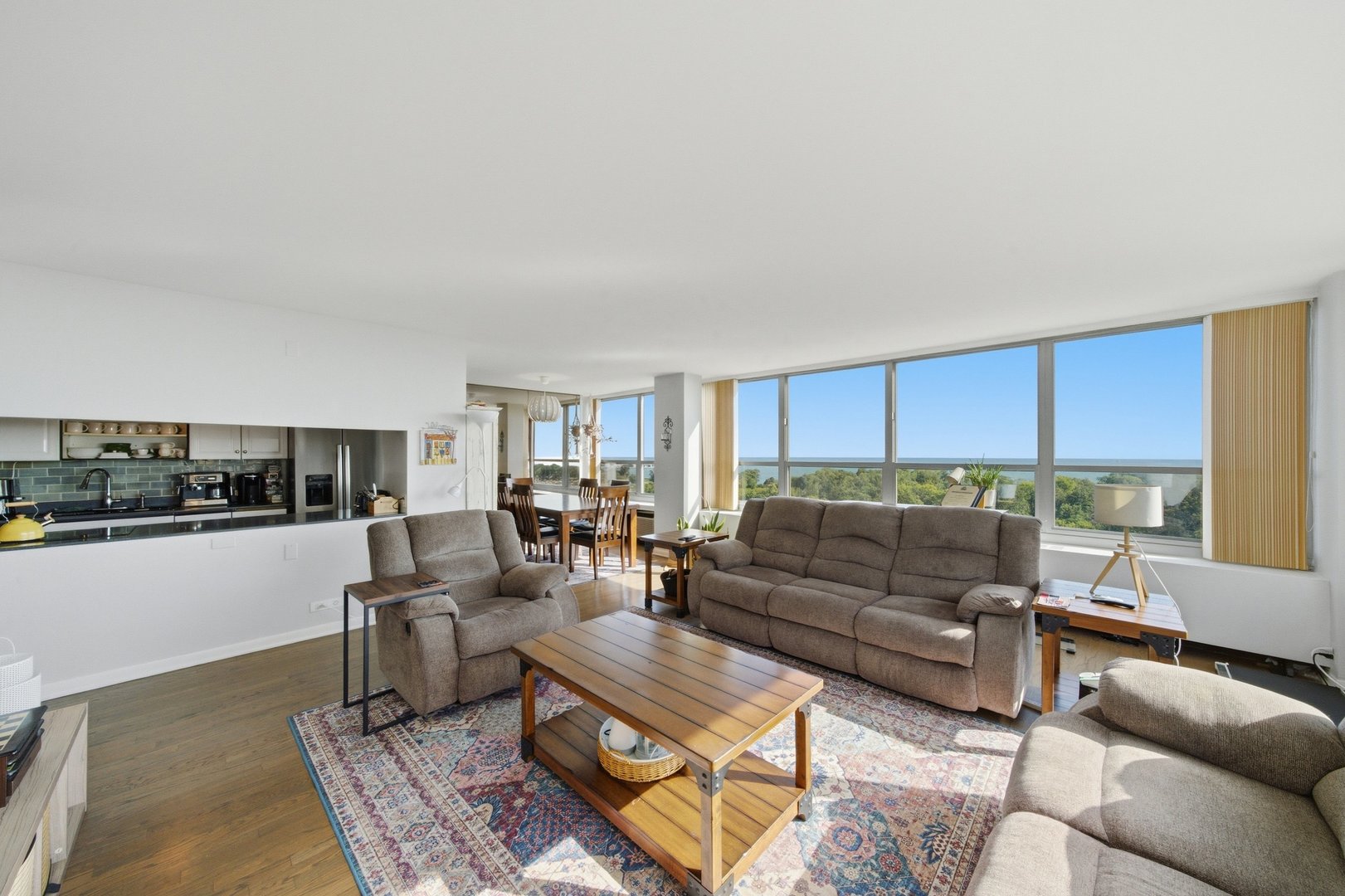 3550 N Lake Shore Drive 1202 Property Photo 7